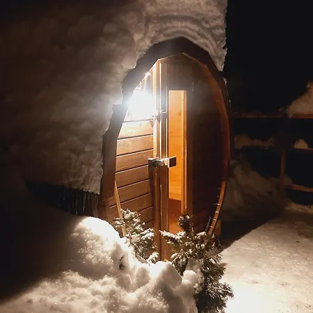 Marti Guest house *
